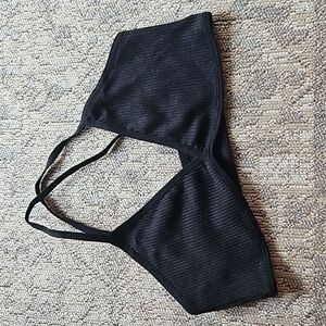 Bralette Black L, but more like a S/M! Straps crisscross in back, new!